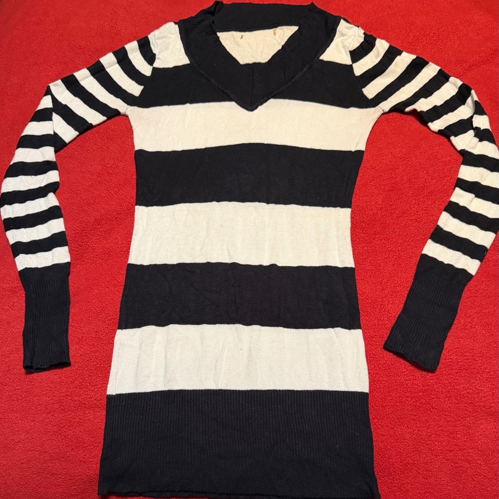 Striped Black and White Women's Sweater/Tunic